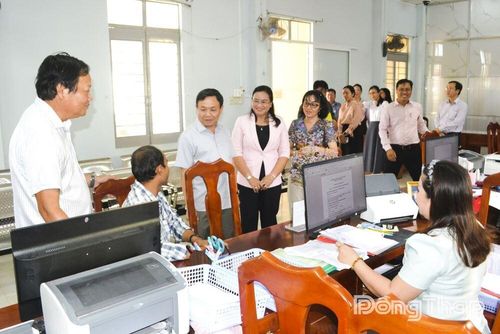 Lãnh đạo tỉnh khảo sát thực tế hoạt động cải cách hành chính tại phường Gò Công.