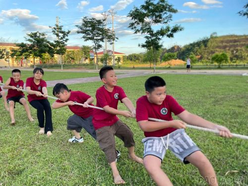 "Học kỳ trong quân đội" là hành trình trưởng thành của thanh thiếu niên với những trải nghiệm đặc biệt.