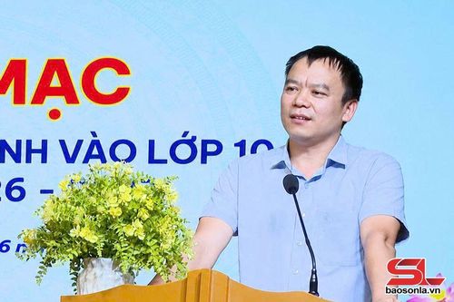 Lãnh đạo Sở Giáo dục và Đào tạo phát biểu tại buổi khai mạc