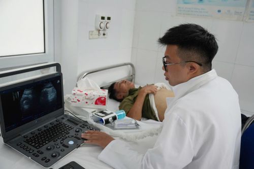 Người tham gia được tiếp cận nhiều dịch vụ khám chuyên sâu. Ảnh: Ngân Nguyễn