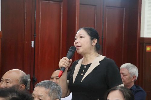 Người dân được phát huy tinh thần dân chủ, đóng góp ý kiến về các phương án sắp xếp thôn, nhằm đảm bảo sự tương đồng về văn hóa, phong tục... Ảnh: PV
