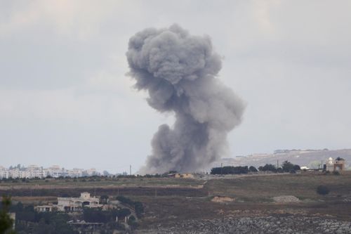  Khói bốc lên nghi ngút từ miền nam Lebanon sau một cuộc tấn công của Israel ngày 14/6. Ảnh: Reuters. 