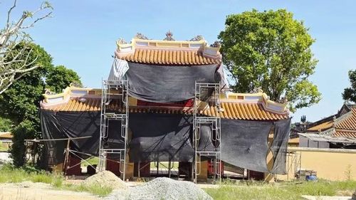 Trùng tu di tích Thái Miếu. (Ảnh chụp tháng 6/2026)