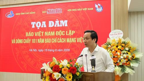 Đồng chí Lê Hải Hòa, Ủy viên dự khuyết Trung ương Đảng, Phó Bí thư Tỉnh ủy, Chủ tịch Ủy ban nhân dân tỉnh Cao Bằng, phát biểu khai mạc.