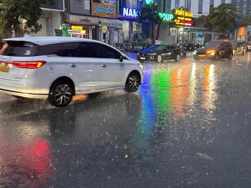 Di chuyển trong môi trường ngập nước có thể ảnh hưởng đến pin xe điện