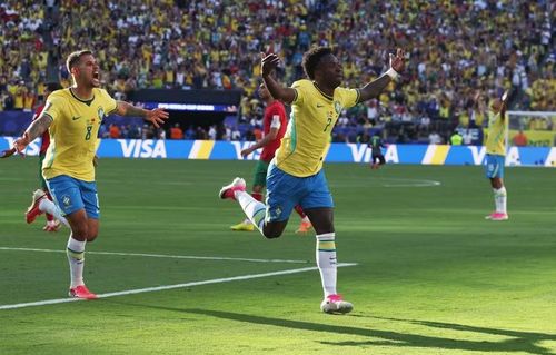 Tuy nhiên, bữa tiệc sắc màu của CĐV Brazil chưa thể trọn vẹn. Selecao chỉ có được kết quả hòa Morocco 1-1 ở trận ra quân bảng C World Cup 2026.