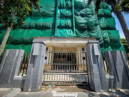 Tuy nhiên, theo phản ánh của người dân địa phương, nhiều năm nay dự án bệnh viện này vẫn “án binh bất động”, không có hoạt động khám, chữa bệnh.