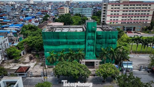 Dự án nằm trên khu đất rộng hàng nghìn mét vuông tại vị trí được xem là “đất vàng” thuộc phường Nam Định, nhưng đang bị bỏ hoang, gây lãng phí và mất mỹ quan đô thị.