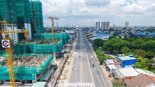 Diện mạo quốc lộ 13 thay đổi, kéo theo hàng chục dự án bất động sản đua nhau mọc lên.