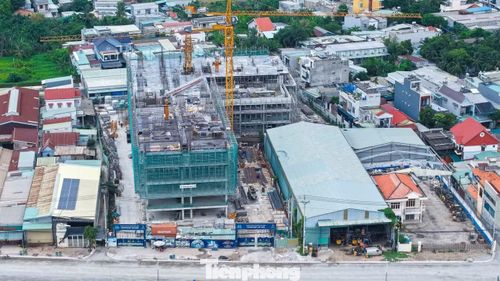 Chủ đầu tư dự án là Công ty CP Đầu tư Xây dựng Nam Hiệp Thành Bình Dương với 659 căn hộ.
