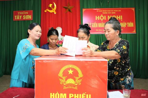 Xã Toàn Lưu thực hiện bài bản các bước lấy ý kiến Nhân dân.