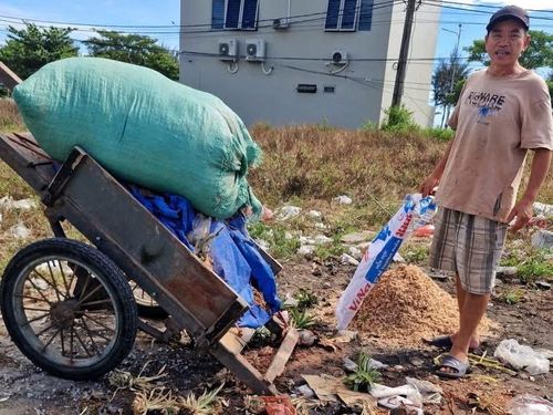 Một điểm đổ rác trái phép ở phường Hòa Khánh. Ảnh: ĐVCC