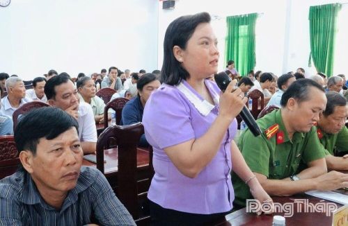 Cử tri xã An Hòa kiến nghị các vấn đề liên quan đến hạ tầng giao thông, thủy lợi và phát triển sản xuất nông nghiệp.