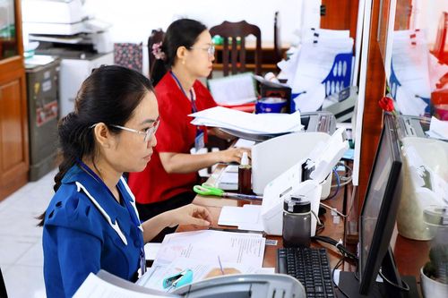 Lấy sự hài lòng của người dân làm trung tâm trong cải cách hành chính. Ảnh tư liệu