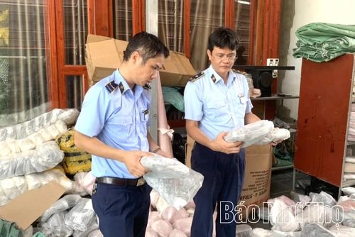 Mỗi người dân cần nâng cao ý thức lựa chọn hàng hóa chính hãng, nói không với hàng giả, hàng nhái, sản phẩm vi phạm bản quyền.