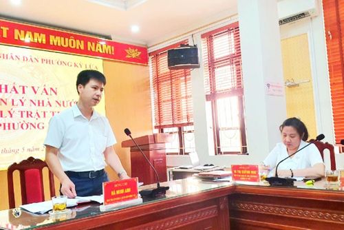 Bí thư Đảng ủy, Chủ tịch HĐND phường Kỳ Lừa (Lạng Sơn) Hà Minh Anh phát biểu kết luận phiên chất vấn. Ảnh: D. Nguyện