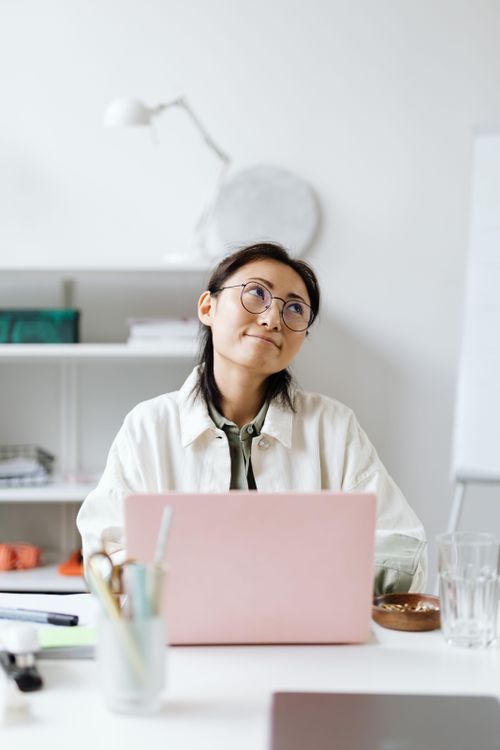  Sự chuẩn bị về tác phong và giao tiếp thường được xem là một yếu tố trong quá trình đánh giá ứng viên. Ảnh minh họa: Kaboompics/Pexels.