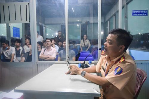  Tỷ lệ thi đạt phần lý thuyết, đường trường giảm từ khi Bộ Công an tiếp nhận công tác sát hạch lái xe. Ảnh: Khương Nguyễn. 