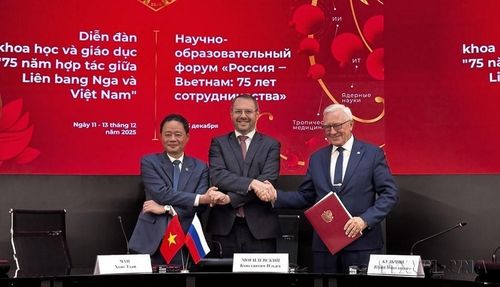 Lễ ký kết thỏa thuận hợp tác giữa Viện Hàn lâm KH&amp;CN Việt Nam với Viện Hàn lâm khoa học Nga tại Diễn đàn khoa học và giáo dục "Nga - Việt Nam: 75 năm hợp tác" - sự kiện mở đầu cho Năm Hợp tác Khoa học và Giáo dục giữa Nga và Việt Nam năm 2026. Ảnh: Tâm Hằng - TTXVN