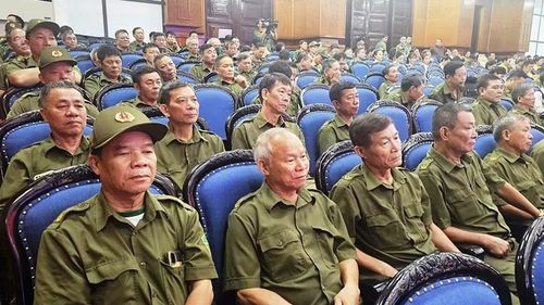 Lực lượng tham gia bảo vệ an ninh, trật tự cơ sở xem các đội thể hiện nội dung thi.