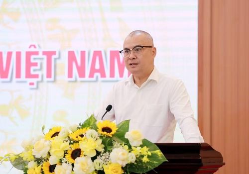Bí thư Tỉnh ủy Phạm Đại Dương phát biểu ý kiến tại buổi gặp mặt.