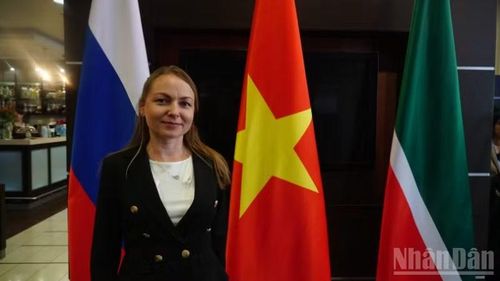 Bà Yakusheva Alexandra kỳ vọng quan hệ Nga-Việt Nam tiếp tục phát triển mạnh mẽ. (Ảnh: THANH THỂ)