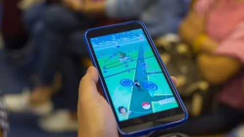 Công nghệ này được phát triển bởi Niantic Spatial cùng đối tác Vantor, một doanh nghiệp hoạt động trong lĩnh vực quốc phòng và tình báo, với mục tiêu xây dựng hệ thống định vị thị giác có khả năng hoạt động ngay cả khi tín hiệu vệ tinh bị gây nhiễu hoặc mất kết nối trong những môi trường phức tạp.
