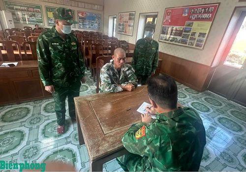 Đối tượng Mạch Diệu Trạch tại cơ quan chức năng. Ảnh: Thanh Đông