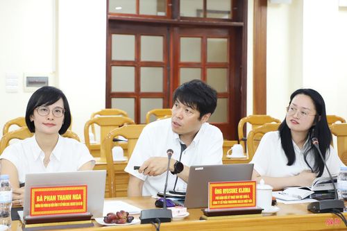 Ông Ryosuke Kijima - Phó Giám đốc Kỹ thuật khu vực châu Á, Công ty Cổ phần Fukushima Galilei (Nhật Bản) giới thiệu thế mạnh về lĩnh vực nông nghiệp chế biến sâu.