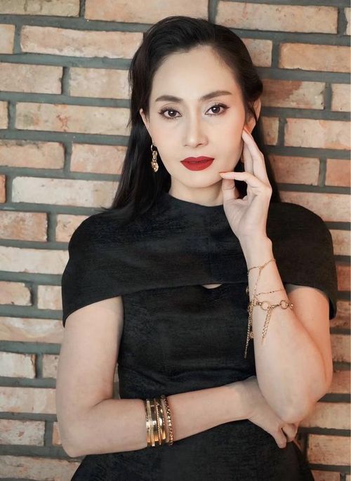 Nữ diễn viên không ngại đóng vai phụ, nhận dự án đa dạng từ phim tình cảm, hành động đến phim kinh dị.