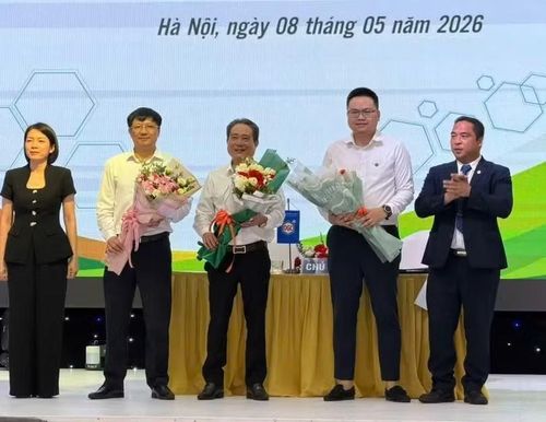 Ông Phạm Duy Tùng 2 từ phải sang. Ảnh: Hoàng Anh.