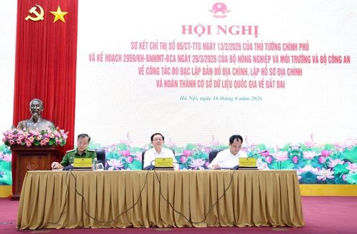 Phó Thủ tướng Hồ Quốc Dũng và các đại biểu dự Hội nghị. Ảnh: VGP/Gia Huy