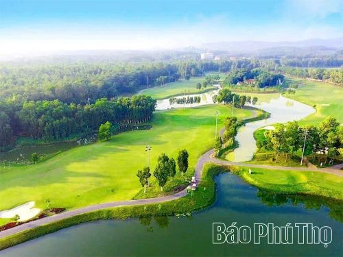 Các sân golf hiện đại trên địa bàn tỉnh đang trở thành điểm đến hấp dẫn đối với du khách trong và ngoài nước.
