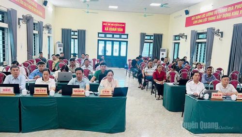 Đại biểu dự hội nghị tại điểm cầu xã Xuân Vân.
