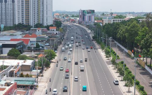 Khi hoàn thiện, quốc lộ 13 sẽ trở thành trục giao thông hiện đại, kết nối thông suốt TP.HCM với khu vực Bình Dương cũ, không chỉ giảm tải cho hệ thống giao thông hiện hữu mà còn mở rộng không gian phát triển đô thị, công nghiệp và kinh tế cho toàn khu vực.