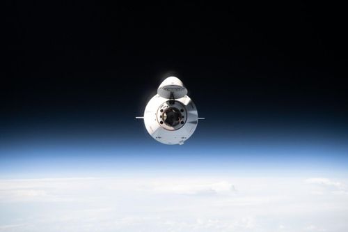Tàu vũ trụ Dragon của SpaceX thực hiện nhiệm vụ tiếp tế cho NASA. Ảnh: X/@SpaceX