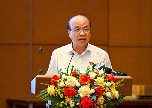  Đồng chí Phan Chí Hiếu, Ủy viên Trung ương Đảng, Chủ nhiệm Ủy ban Pháp luật và tư pháp của Quốc hội báo cáo một số nội dung cơ bản của Đề án, Kế hoạch số 64 của Ủy ban Thường vụ Quốc hội. 