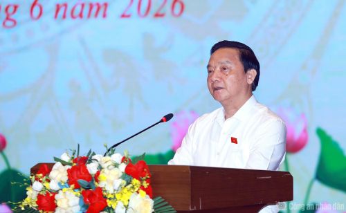  Phó Chủ tịch Quốc hội Nguyễn Khắc Định phát biểu khai mạc và quán triệt nội dung Kết luận số 17 của Bộ Chính trị. 
