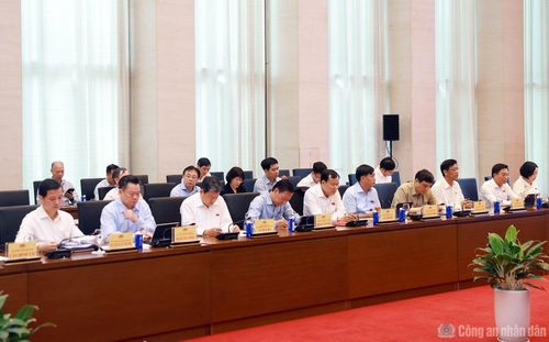 Các đại biểu dự hội nghị.