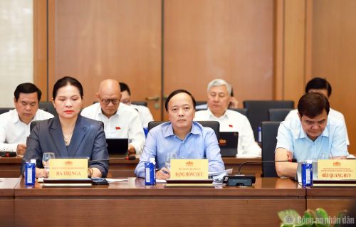  Thứ trưởng Đặng Hồng Đức tại hội nghị. 