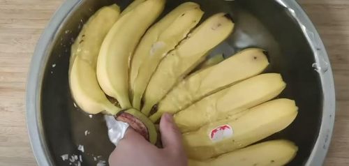 Bước 2: Lau thật khô sau khi rửa
