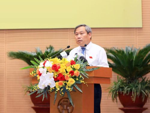 Chủ tịch UBND thành phố Hà Nội Vũ Đại Thắng phát biểu tại phiên bế mạc kỳ họp thứ tư (kỳ họp chuyên đề), HĐND thành phố Hà Nội khóa XVII. Ảnh: NHẬT NAM