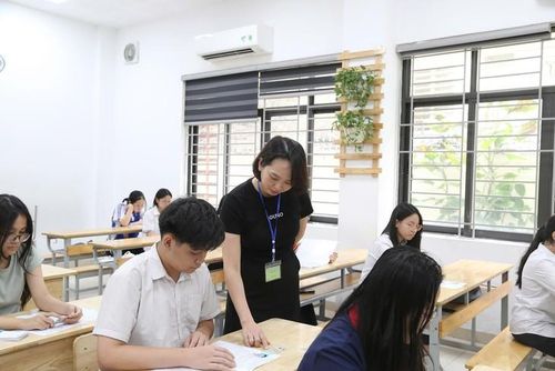 Thí sinh thi lớp 10 tại Hà Nội.