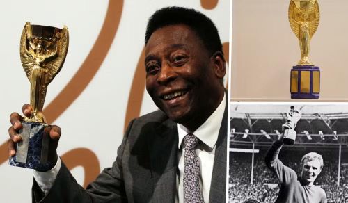 Chiếc cúp World Cup hiện tại được FIFA sử dụng từ năm 1974, sau khi đội tuyển Brazil giành quyền giữ vĩnh viễn chiếc cúp Jules Rimet cũ. 