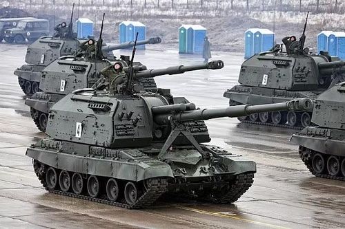 Msta-S gặp phải những vấn đề nghiêm trọng khi hoạt động ở nhiệt độ cao và mật độ không khí thấp, động cơ của khung gầm bánh xích kém hiệu quả hơn, ảnh hưởng tiêu cực đến khả năng cơ động. Phương tiện này cũng gặp nhiều khó khăn khi vượt qua những con dốc cao.