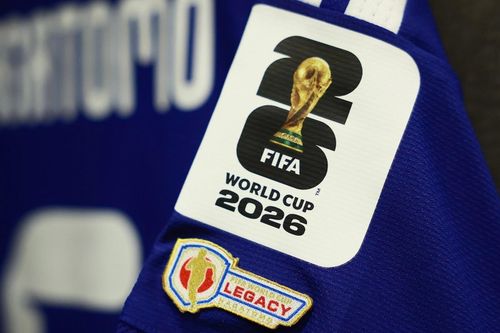  Cận cảnh phù hiệu Di sản (Legacy patch) trên một số áo đấu World Cup. Ảnh: JFA. 