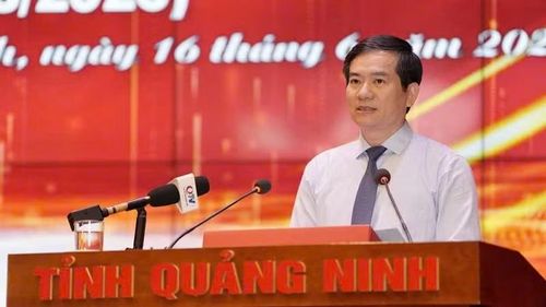 Đồng chí Vũ Quyết Tiến, Phó Bí thư Tỉnh ủy, Chủ tịch Ủy ban Mặt trận Tổ quốc Việt Nam tỉnh Quảng Ninh, phát biểu tại lễ kỷ niệm 101 năm Ngày Báo chí Cách mạng Việt Nam.