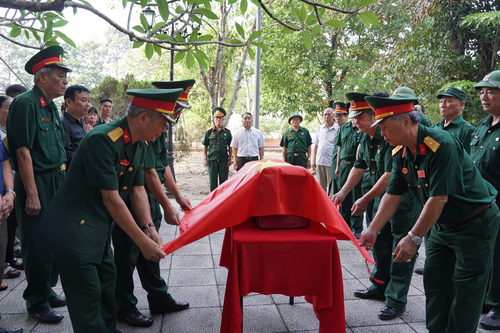 Lễ cất bốc và di dời hài cốt liệt sĩ, Anh hùng LLVT nhân dân Nguyễn Sông Thao về quê nhà.