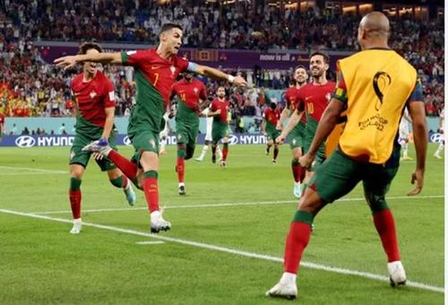 Theo Chat GPT, Bồ Đào Nha kiểm soát thế trận và cầm bóng nhiều hơn. Congo có thể tạo ra một vài cơ hội phản công nguy hiểm.