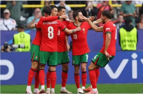 Với dàn cầu thủ chất lượng như C.Ronaldo, Bruno Fernandes và Rafael Leao, đội bóng châu Âu sở hữu chiều sâu đội hình và kinh nghiệm vượt trội.